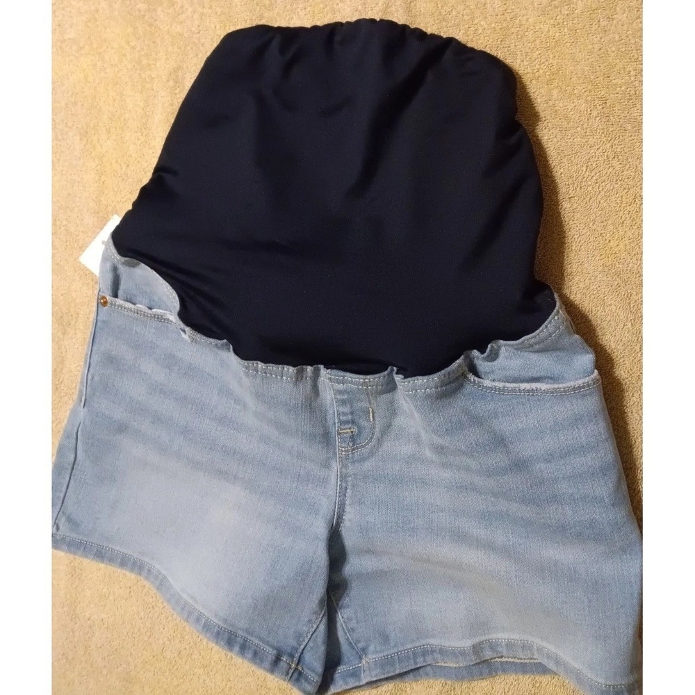 Isabel Maternity by Ingrid & Isabel Light Wash Crossover‎ Panel Denim Shorts 6